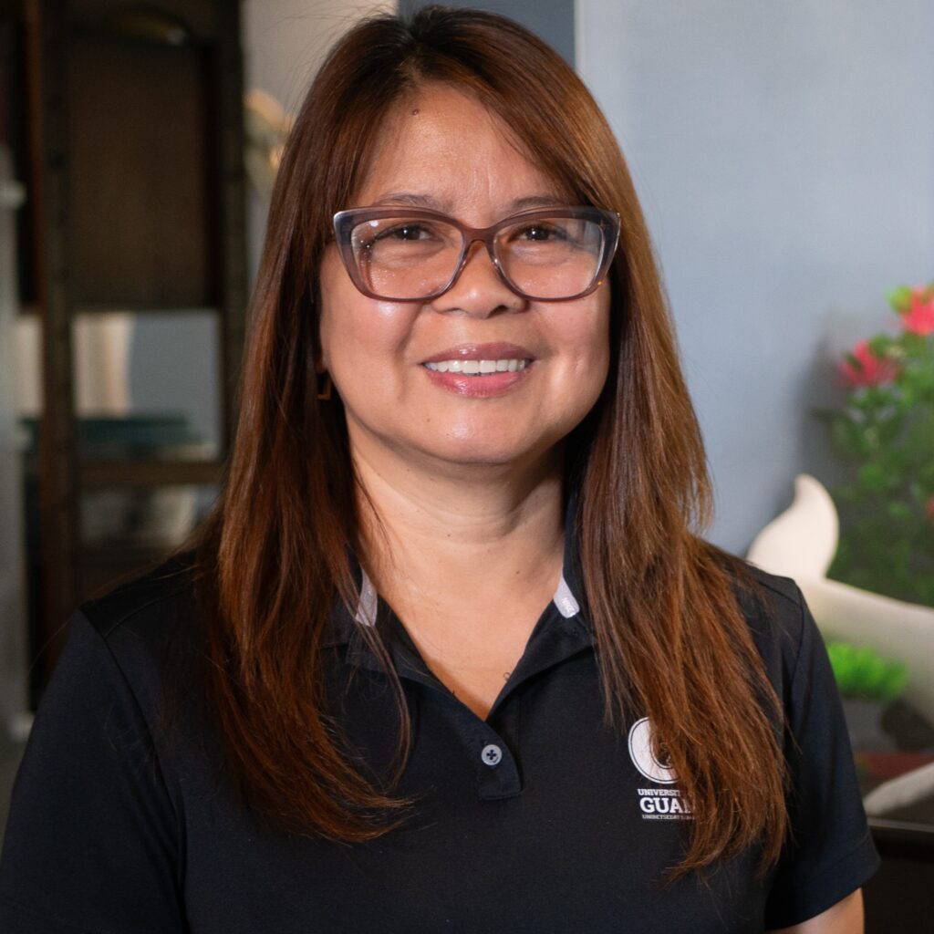 Annalyn Headshot Square