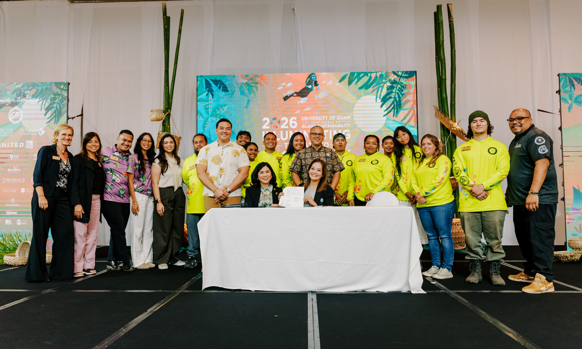 CIS26 03 AM1145 G3XToduGuamSigning 11